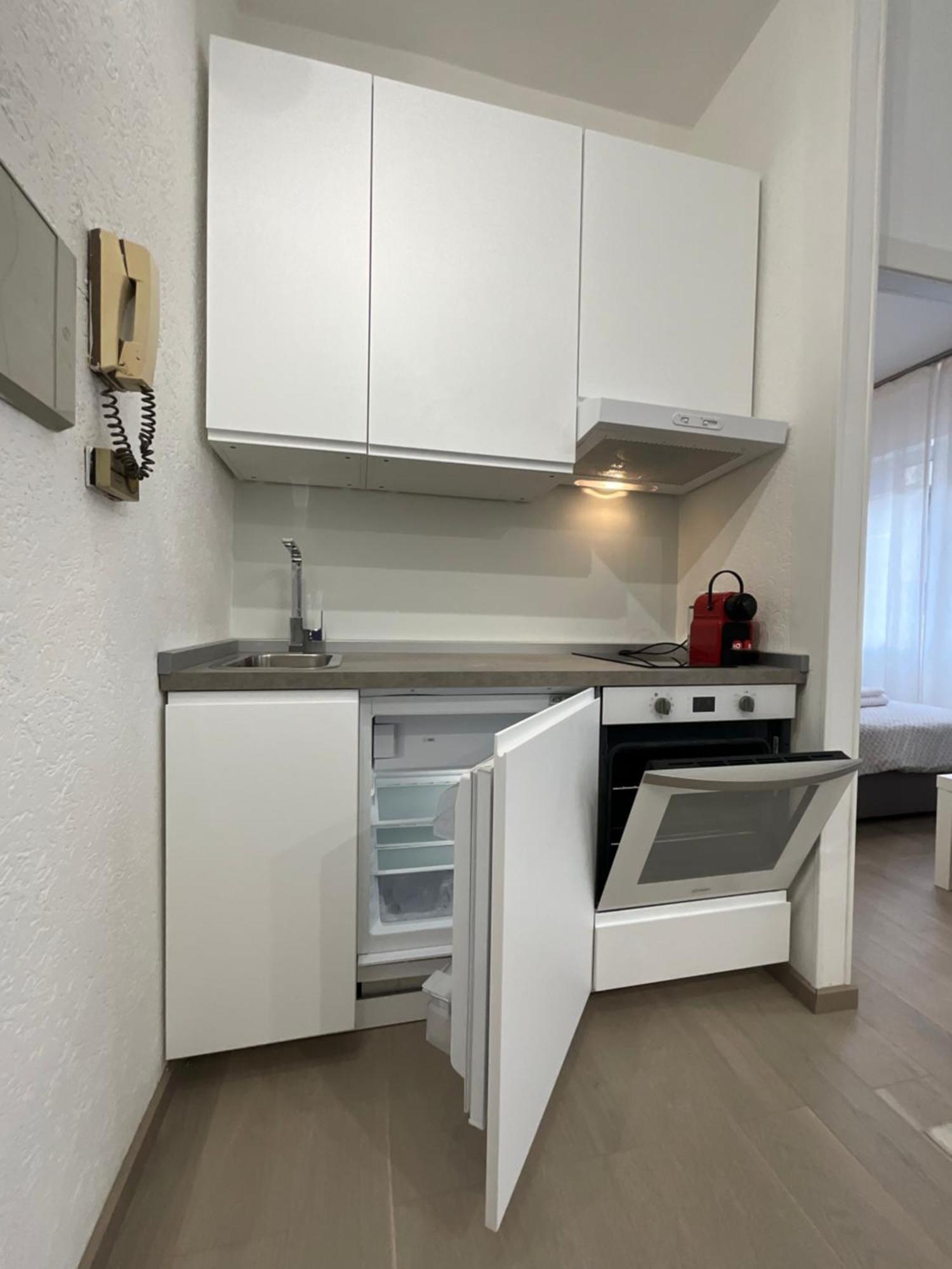 Bilocale San Giovanni Design Apartament Lägenhet
